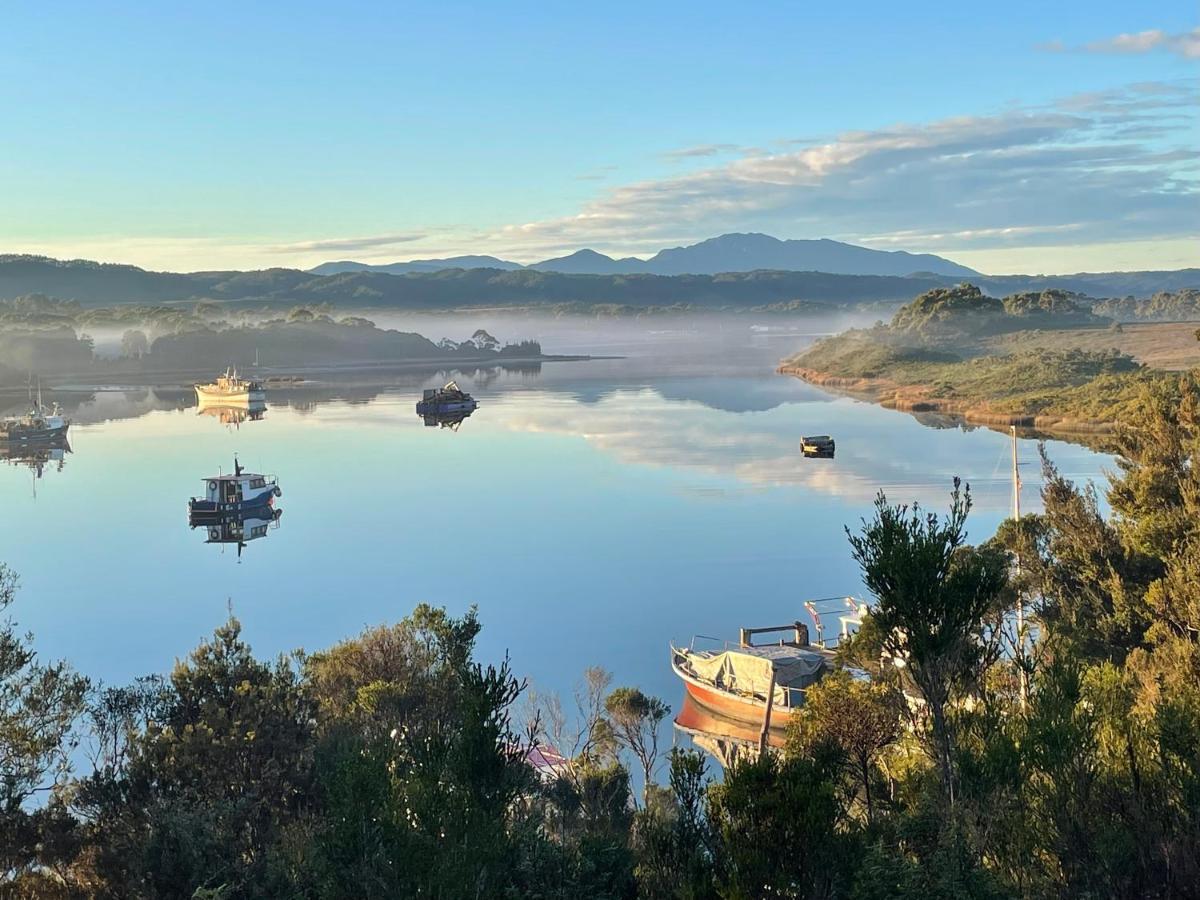Strahan Wilderness Lodge Exteriör bild